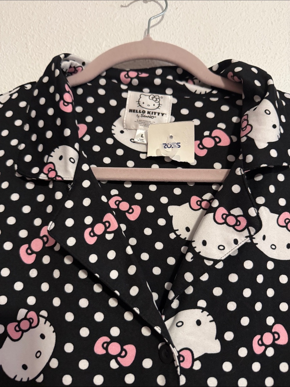 Hello Kitty Pajama Set - Picture 2 of 4